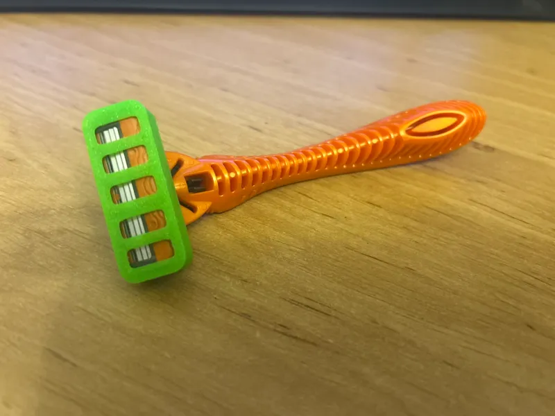 Travel cover  BIC hybrid disposable shaver razer