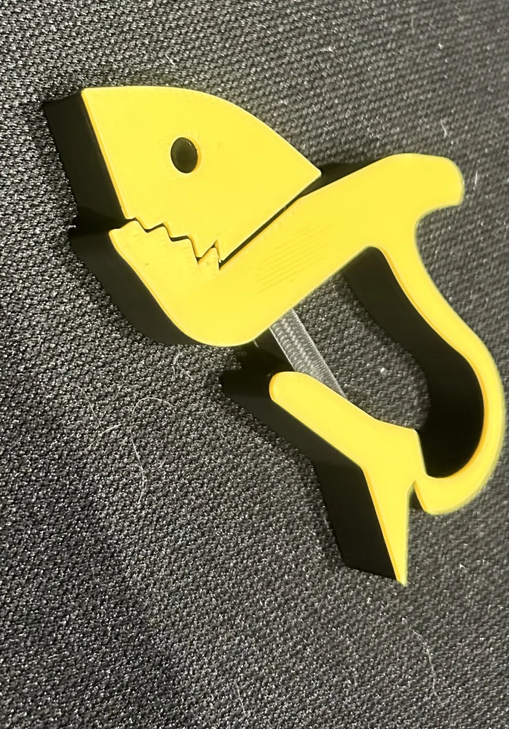 Pince requin ! - Modèle d'Impression 3D Gratuit - MakerWorld