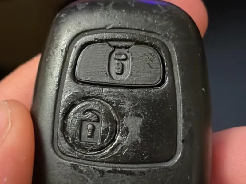 peugeot 107 remote lock button