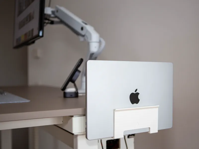 MacBook Pro (Apple Silicon) Stand
