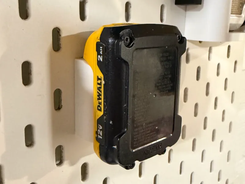 SKADIS DeWalt Battery Holder (12V / 20V)