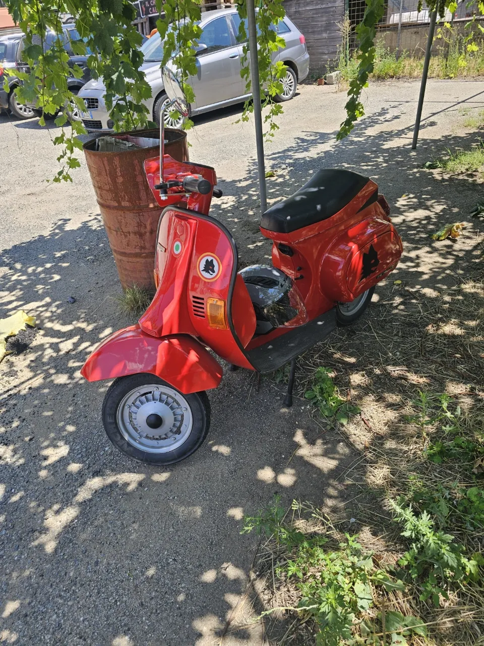 livrea vespa lupacchiotta - as roma view 3