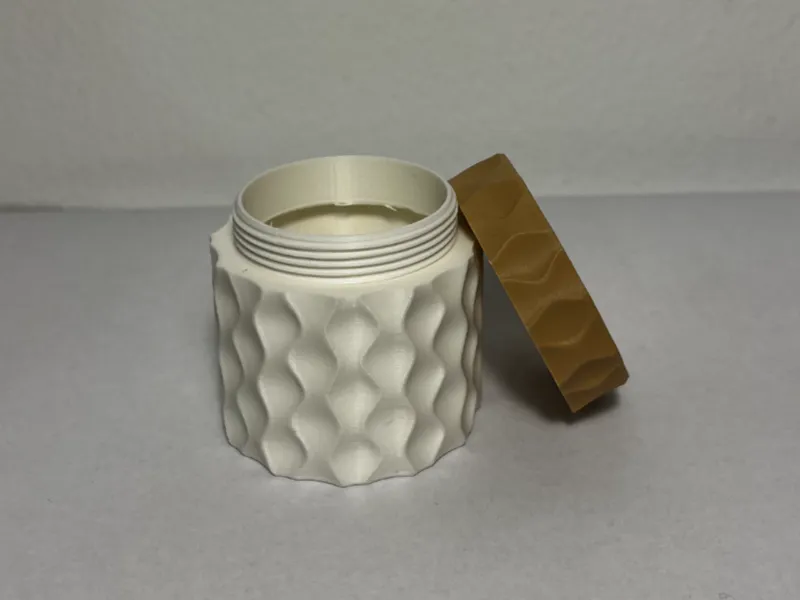 Screw-on mini container