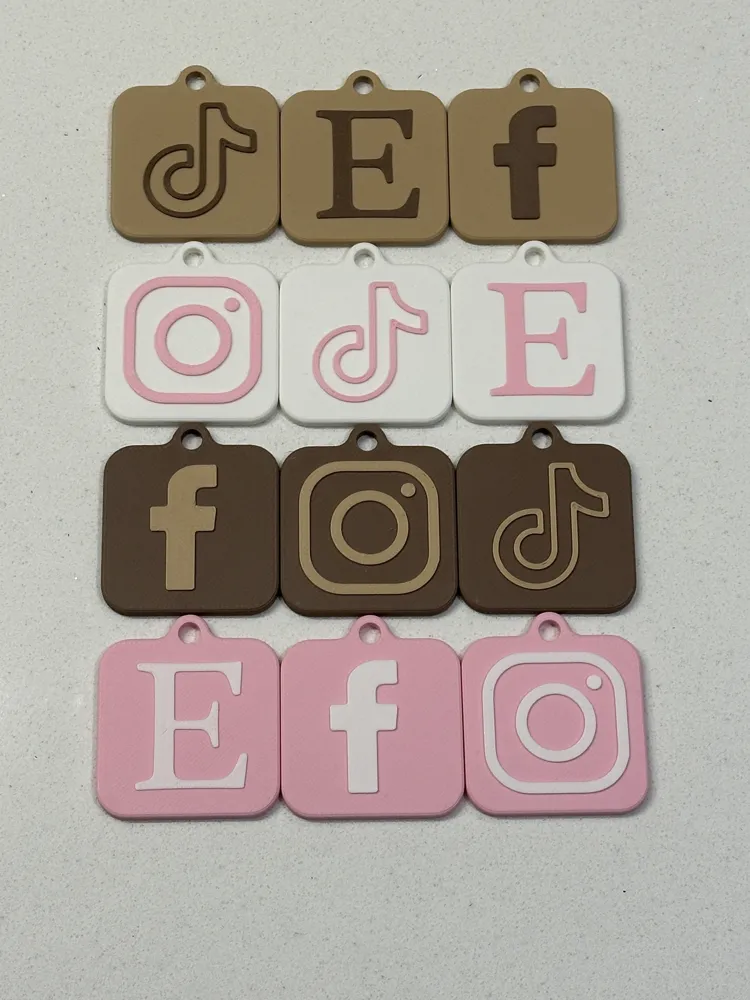 Social media / business card key ring RFID / NFC by Crumpet MakerWorld ...