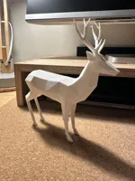 Cerf low poly — photo 2