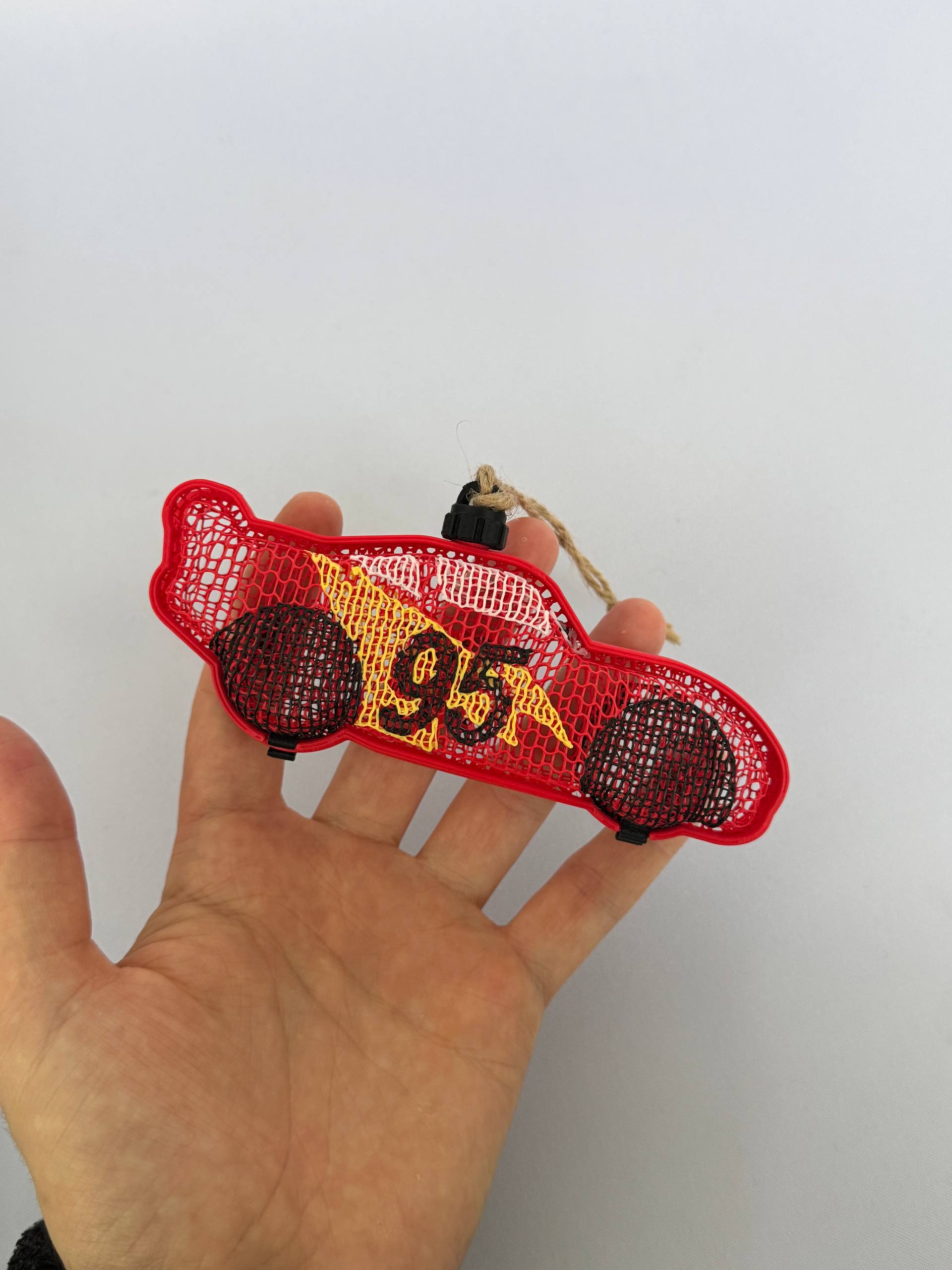 Thermoformed racing car - candy container - 1