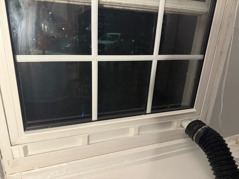Exhaust adapter for window