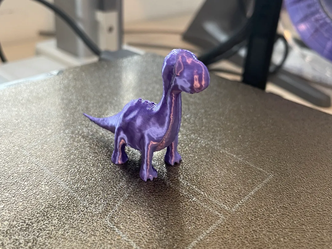 Mini brontosaure détaillé