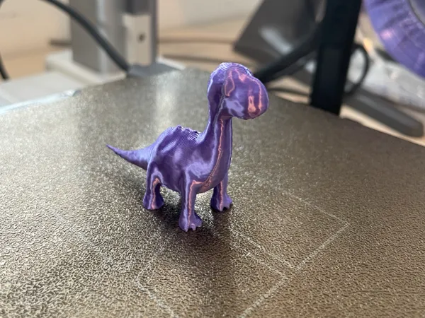 Mini brontosaure détaillé