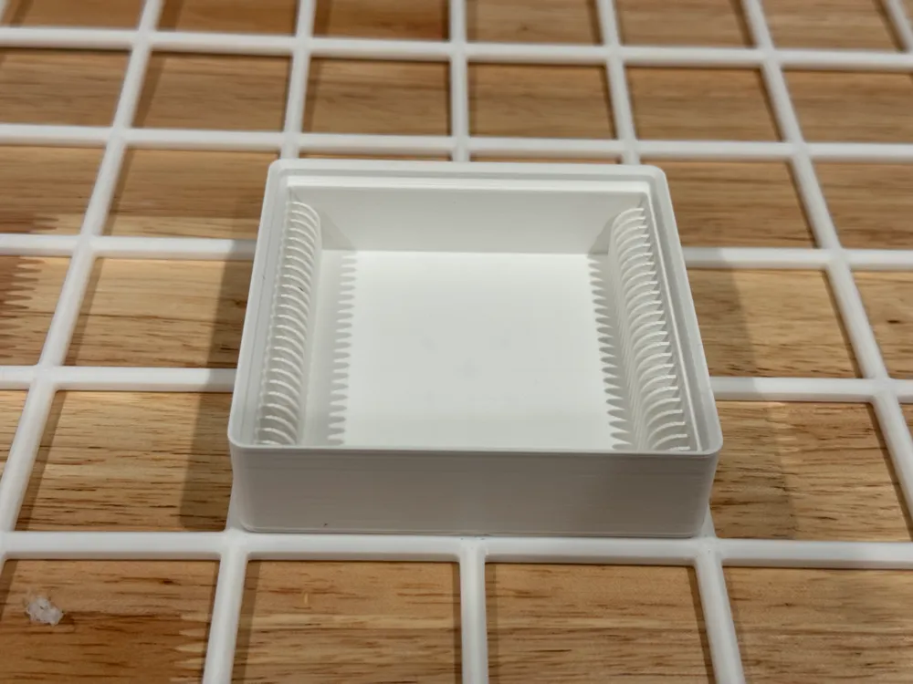Gridfinity Box for @GlennovitS3D's Filament Sample by Jun MakerWorld ...