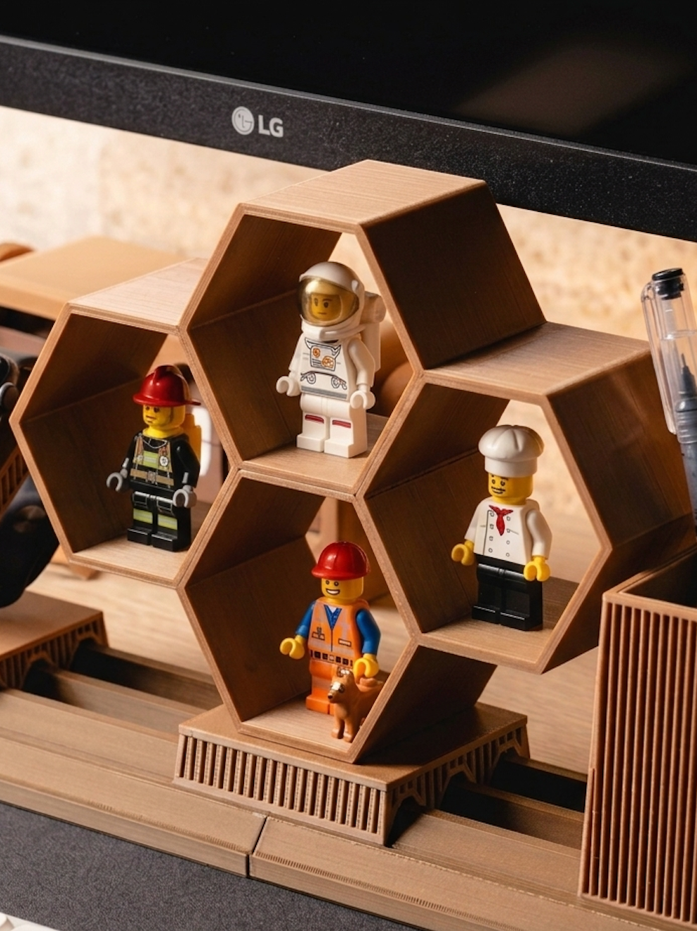 et.moku works 38WOODBASE「凛」 Moku - Modular Desk System - HoneycombDisplayStand - Free 3D Print