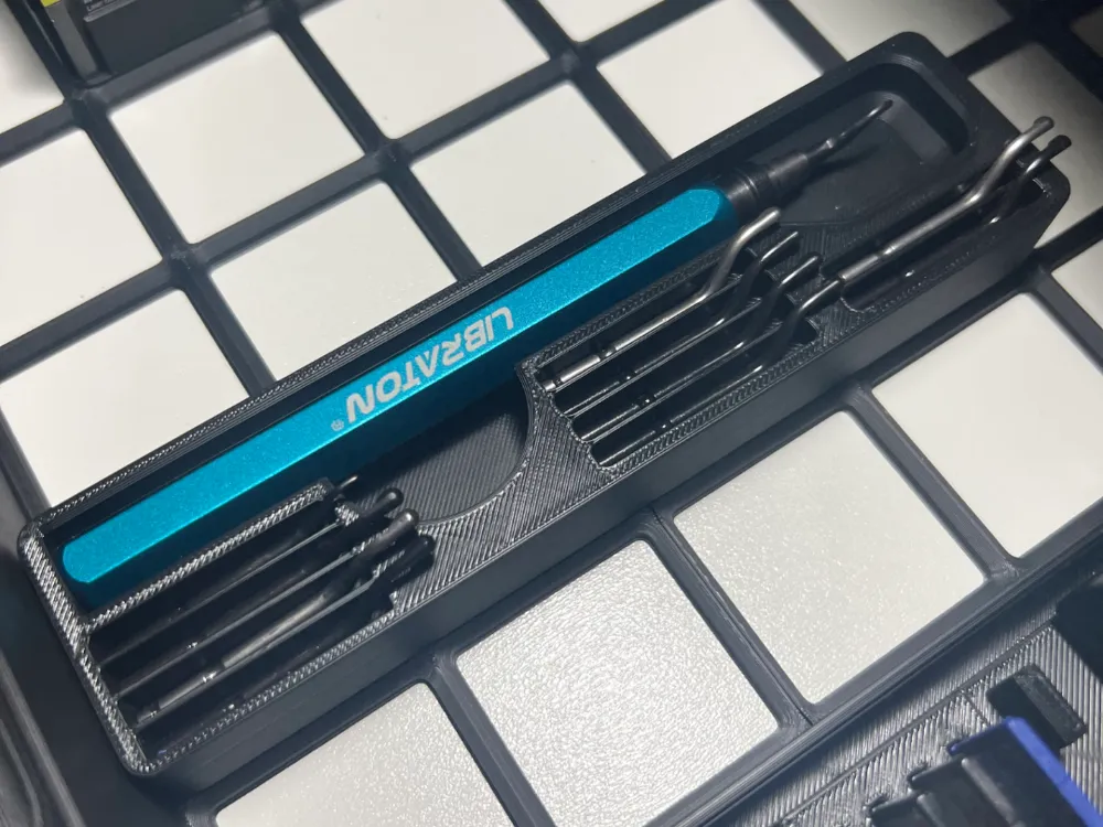1×4 Tool Holder Compatible with Gridfinity and Libraton Deburring Tools
