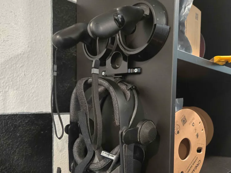 Reverb G2 Headset and controller holder. 