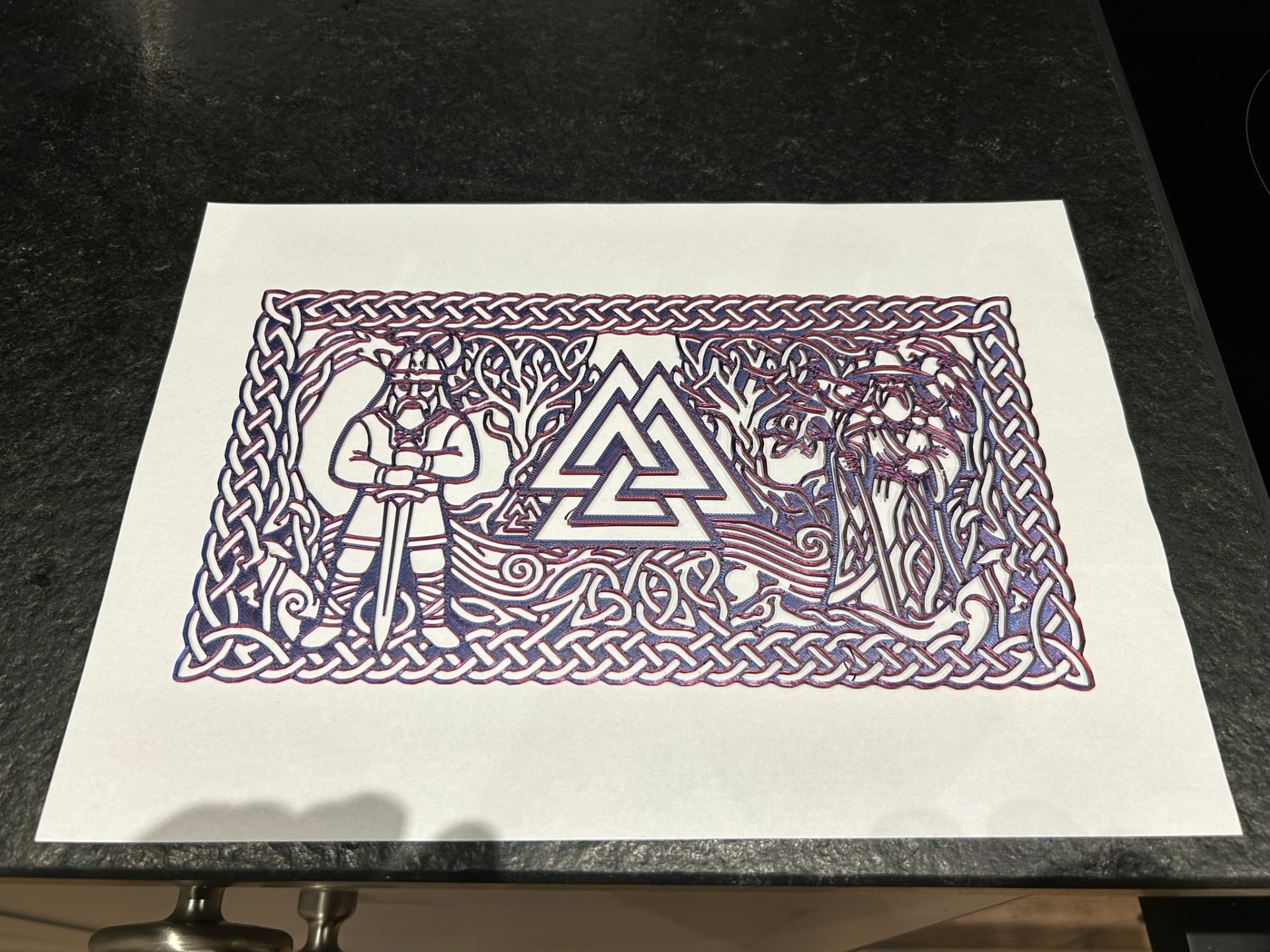 Nordisches Flachrelief – Odin & Valknut