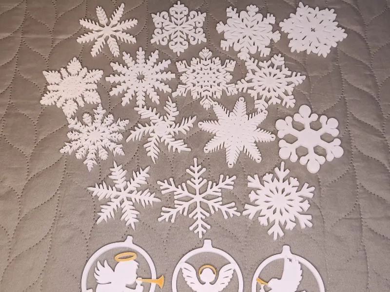 Christmas tree ornaments_Flakes & Angels__(no ams)