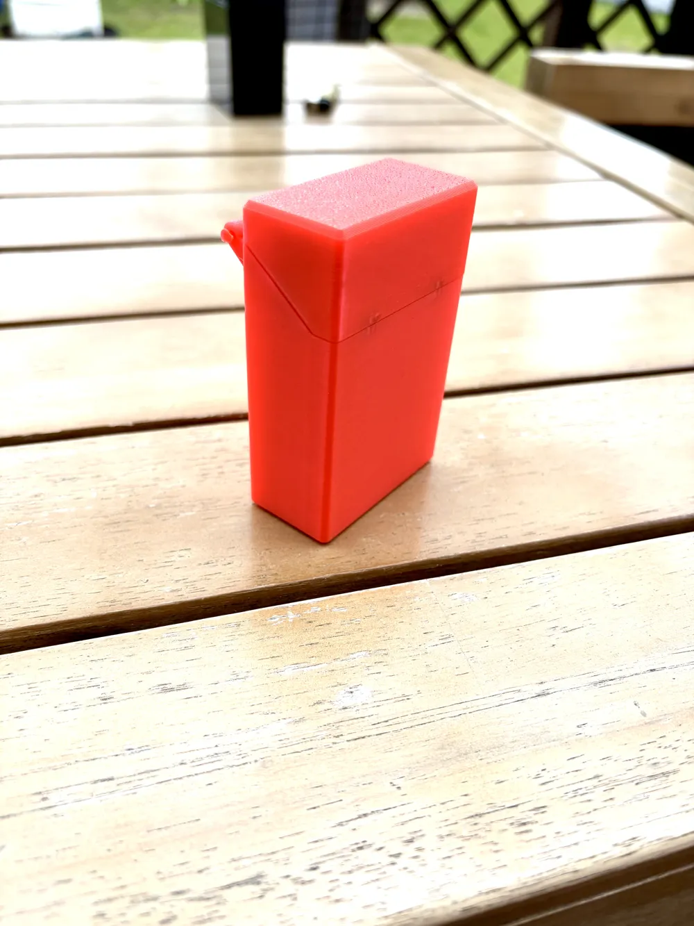 Cigarette box with magnetic closure - Free 3D Print Model - MakerWorld