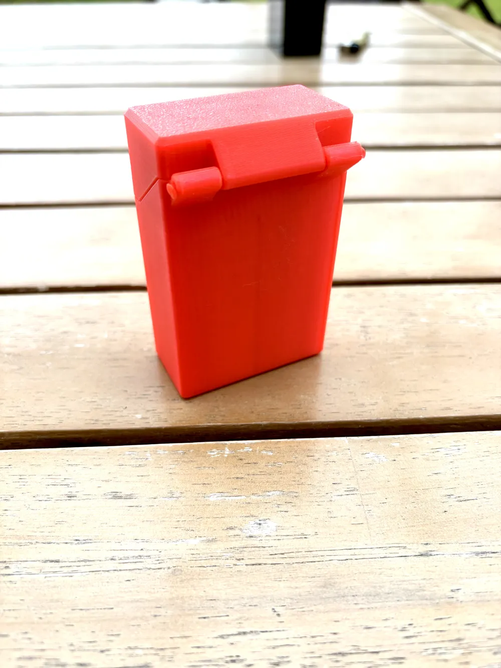 Cigarette box with magnetic closure - Free 3D Print Model - MakerWorld