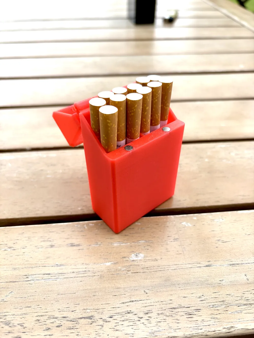 Cigarette box with magnetic closure - Free 3D Print Model - MakerWorld
