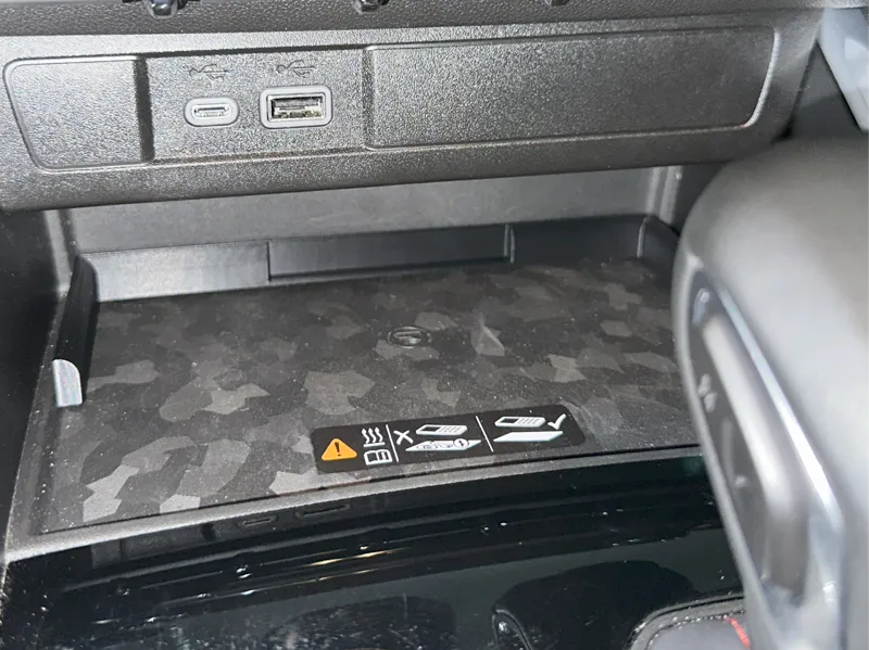 2023+ Chevy Colorado/GMC Canyon Charging Spacer