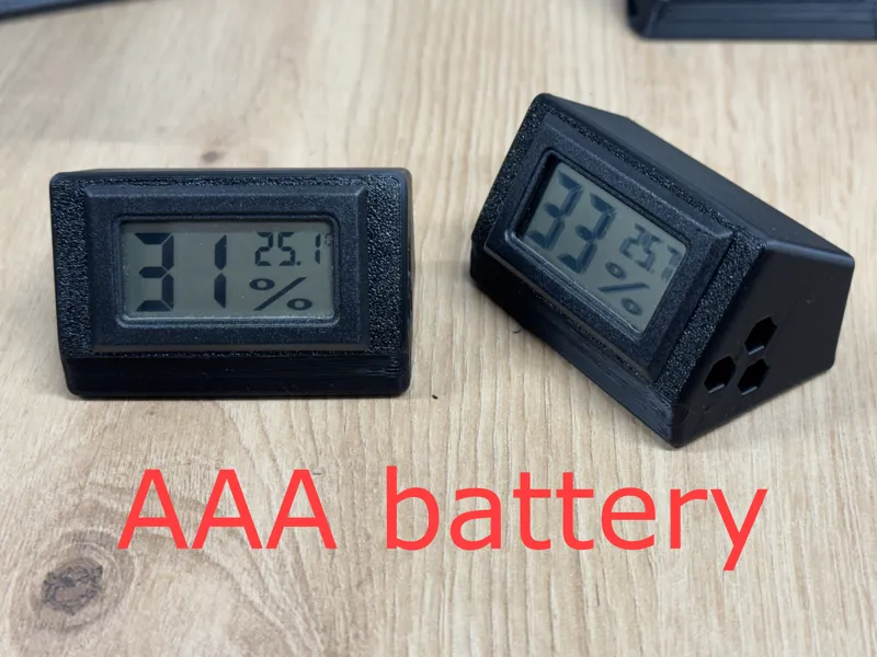 Mini thermometer module powered by AAA battery