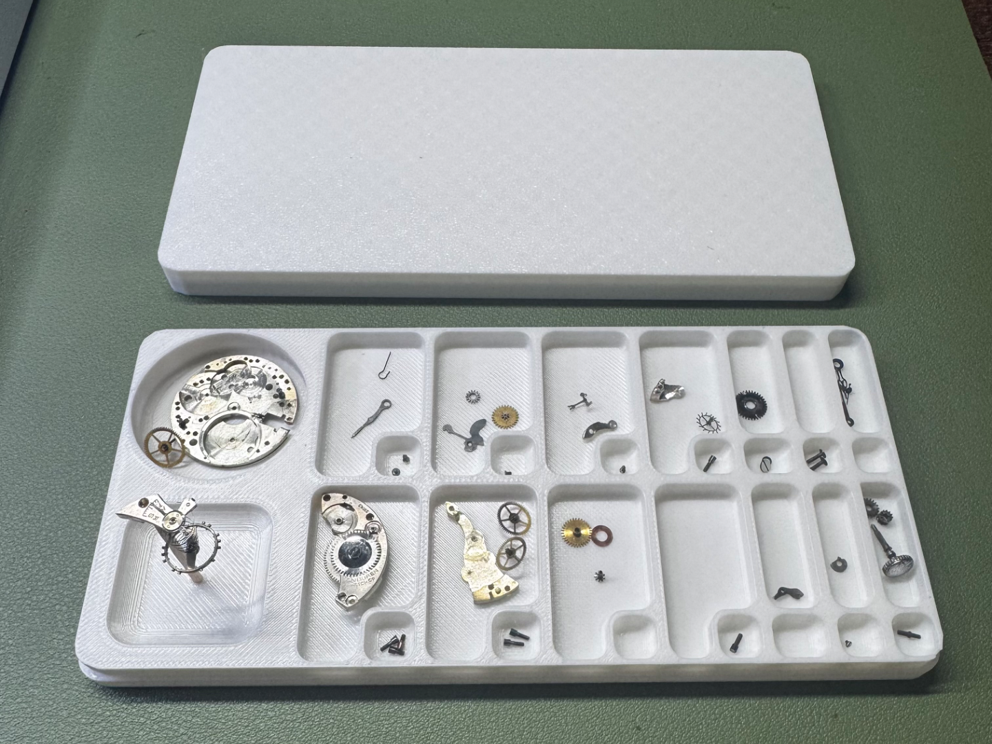 Watch movement parts sorting tray w/lid