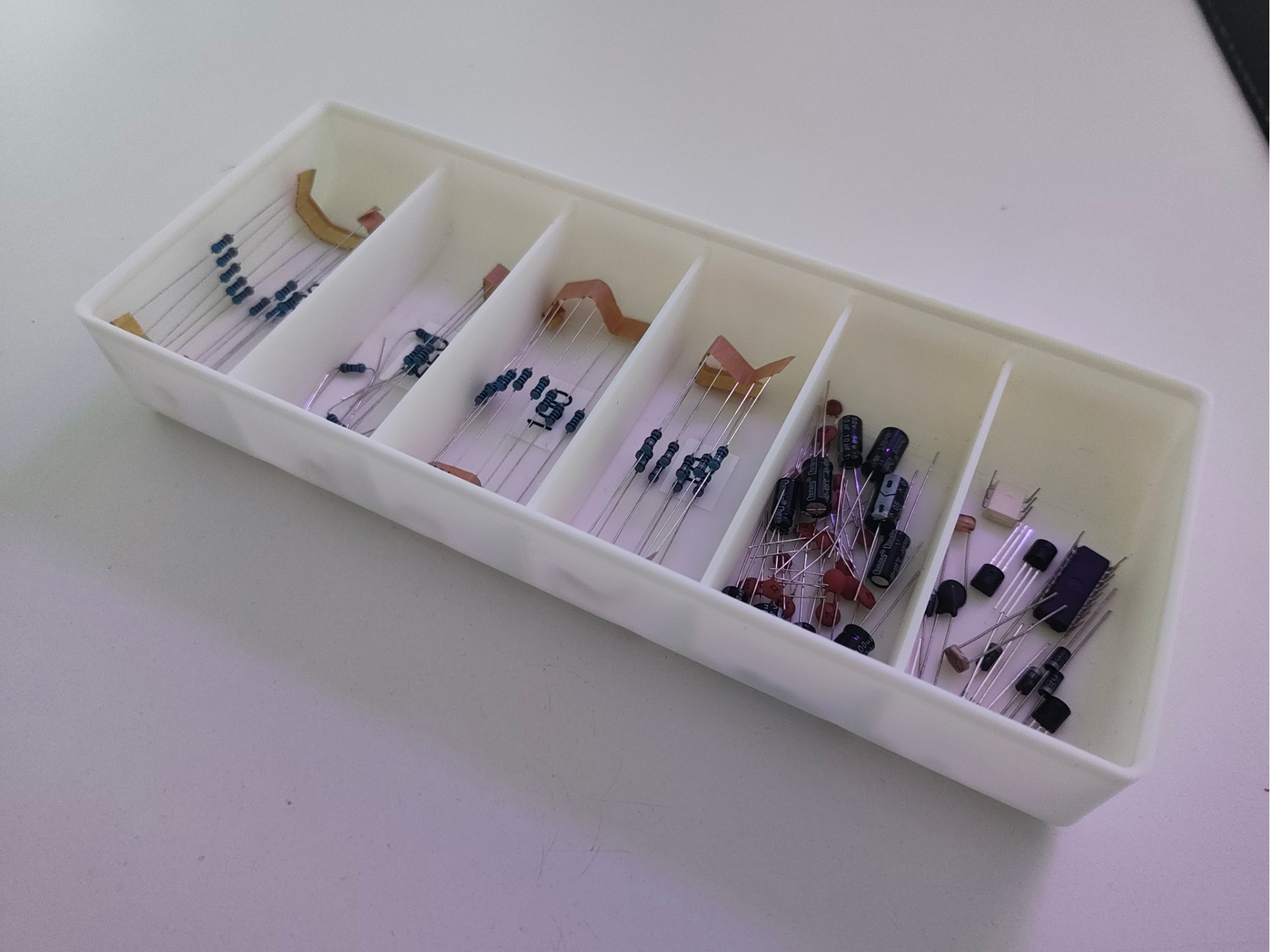 Gridfinity 2x5 Bin: 6-Way Easy-Pick Organizer