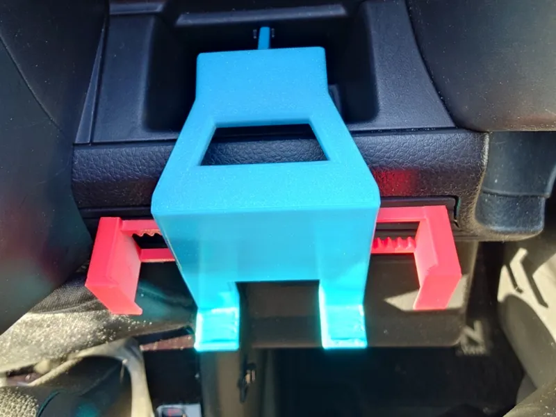N-VANの謎ホルダー用のスマホ置き