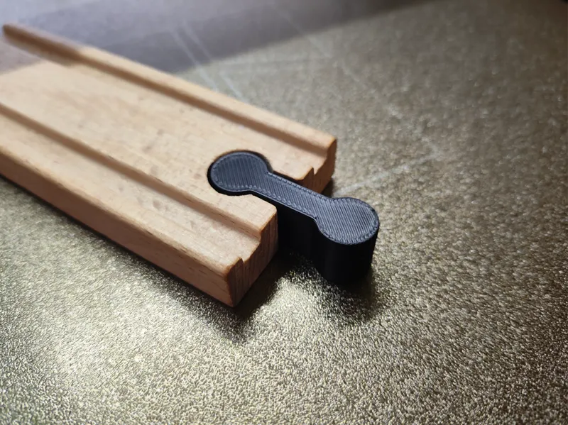 Wooden trail connector piece for toy trains