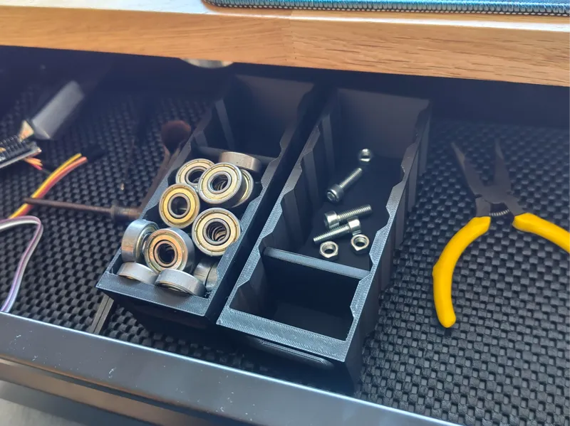 Hobbyist Organising containers / trays