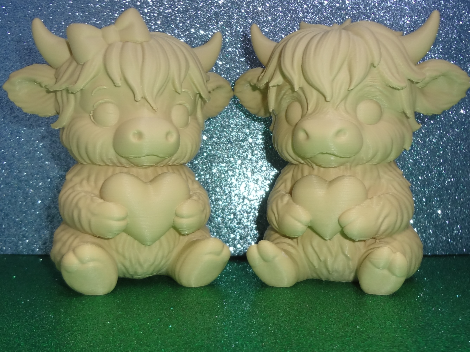 Cute Little Boy And Girl Highland Cows W/ Hearts!