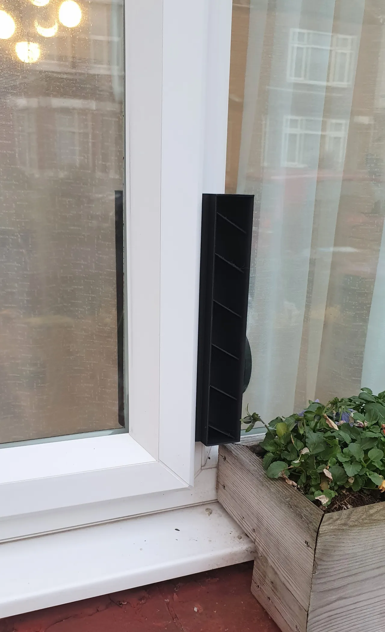Window Vent (through locked window) view 4