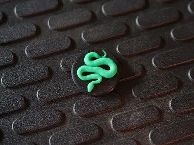 Snake Token 24mm