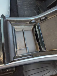 Vide-poche console centrale Tesla Model 3 — photo 4