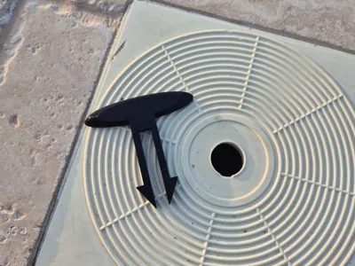 Pool Skimmer Cover Remover