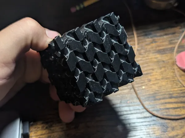 https://makerworld.bblmw.com/makerworld/model/USdc2b8fa099dba/design/d22fb7de52bd9795.jpg