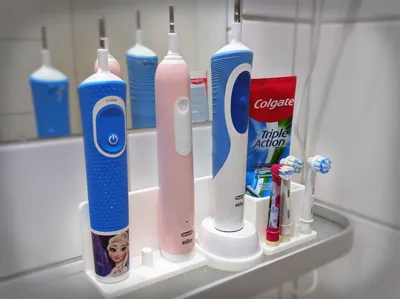Oral-b holder for four persons