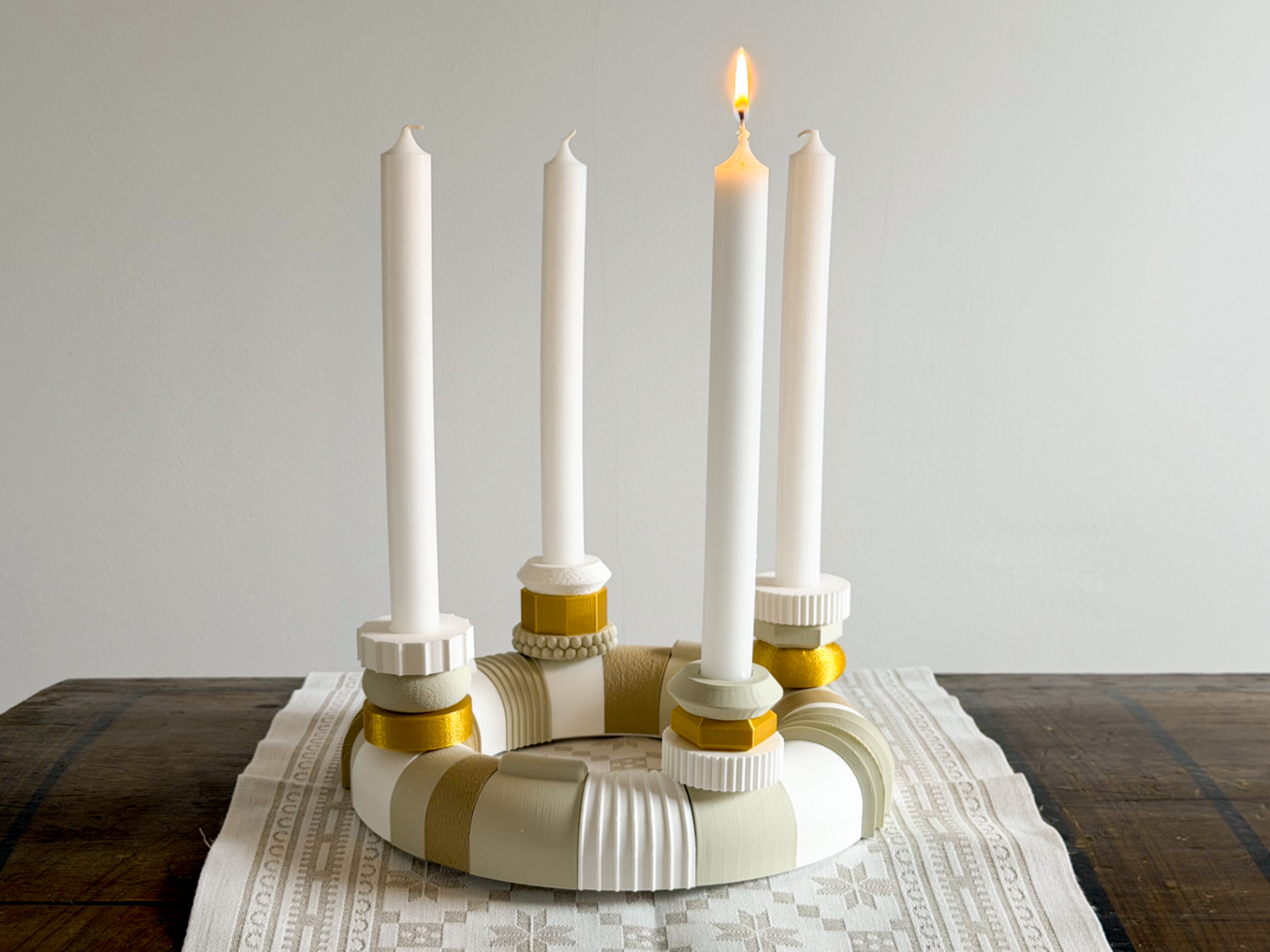Halo – Modern Modular Advent Wreath Decoration - 1