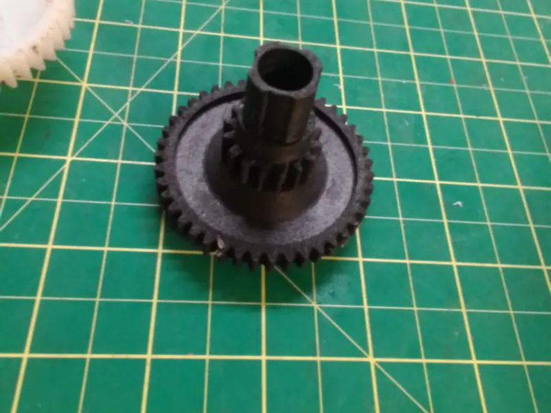 Lawn sprinkler tractor drive gear
