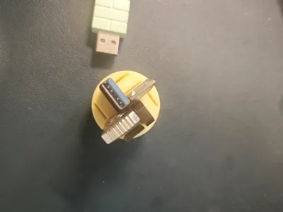 USB flash drive memory card storage box by user_722619797 - MakerWorld
