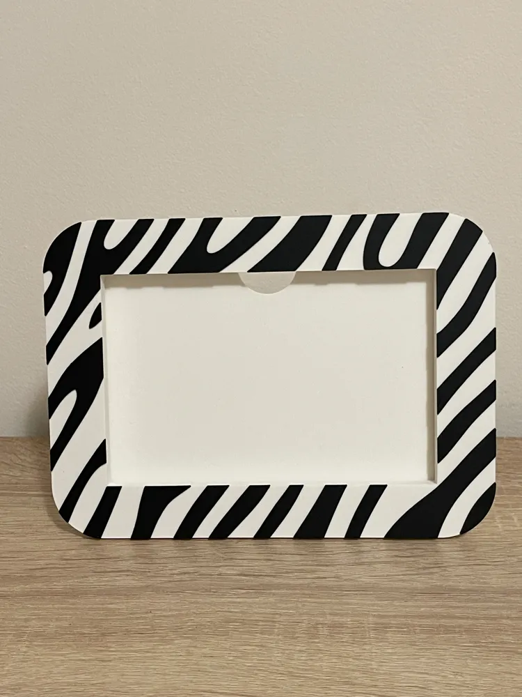 Photo frame Zebra pattern - Free 3D Print Model - MakerWorld