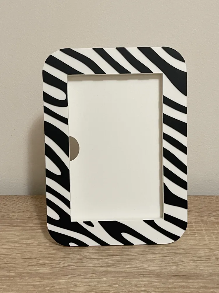 Photo frame Zebra pattern - Free 3D Print Model - MakerWorld