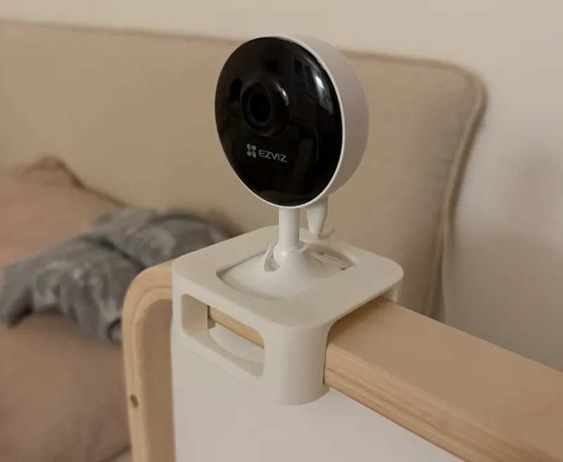 Supporto Webcam Ezviz C1C per lettino Ikea