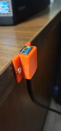 Support pour rallonge USB Amazon Basics — photo 2