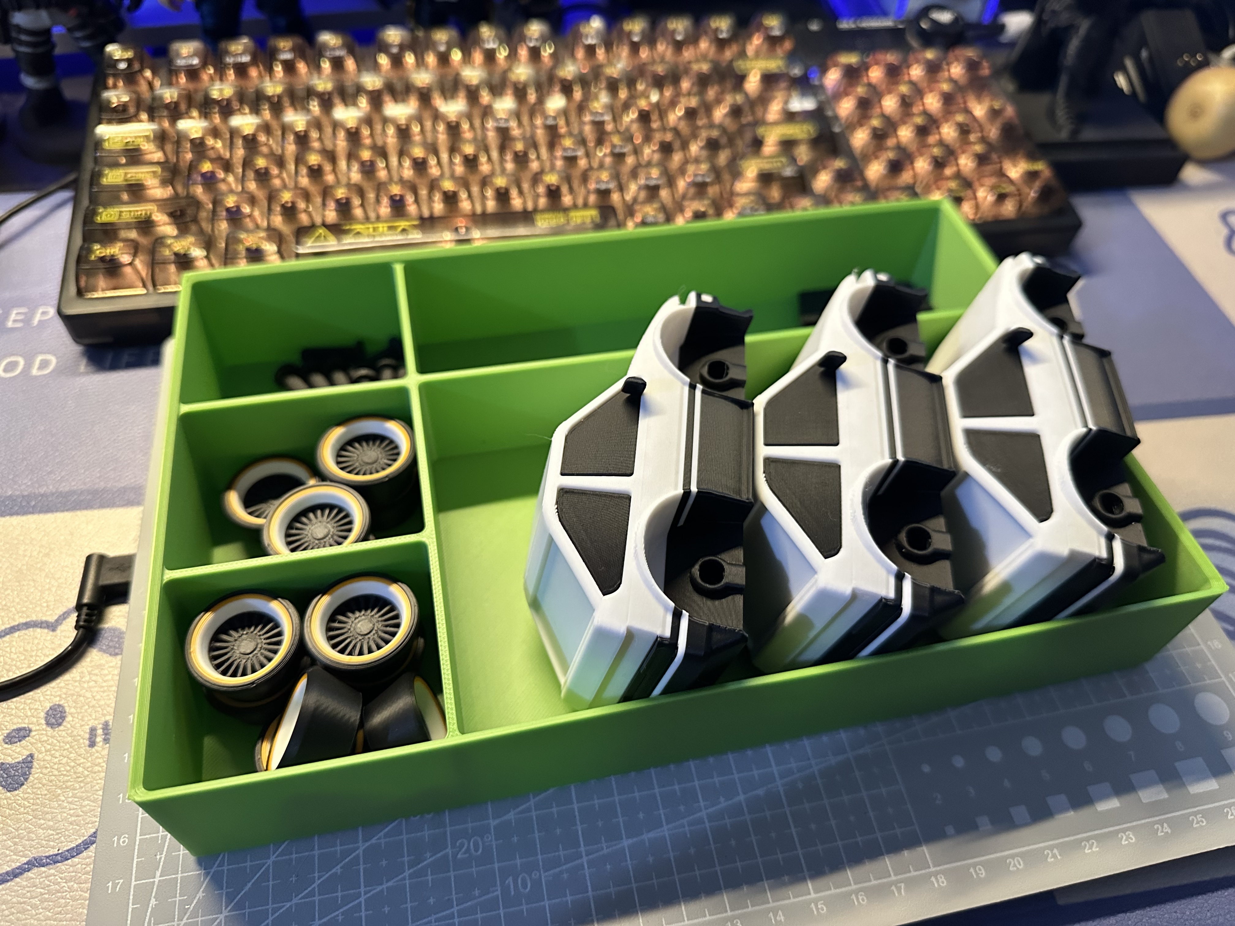 Miniatura 1 do modelo 3D 超级堆叠收纳盒~ 零件盒
