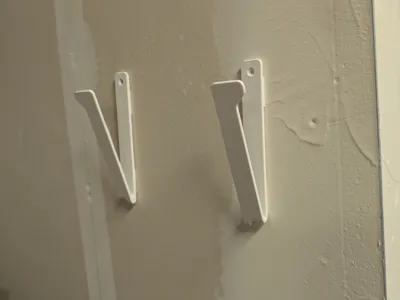 Wall mounted file holder