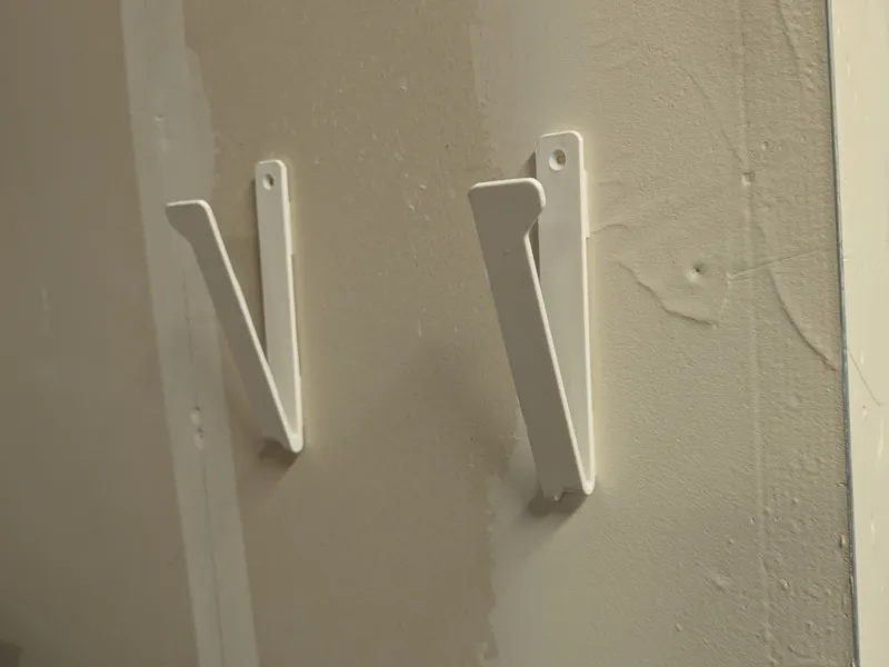 Wall mounted file holder