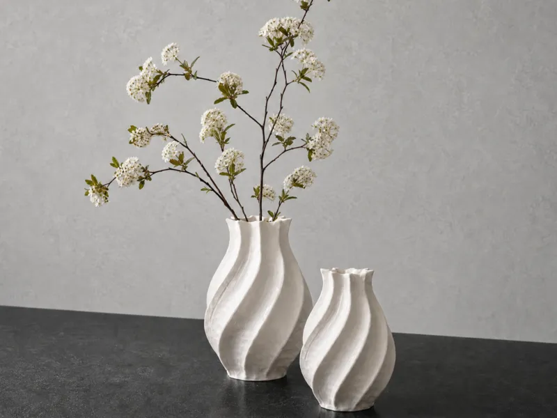 花瓣花瓶/ Spiral Petal Vase