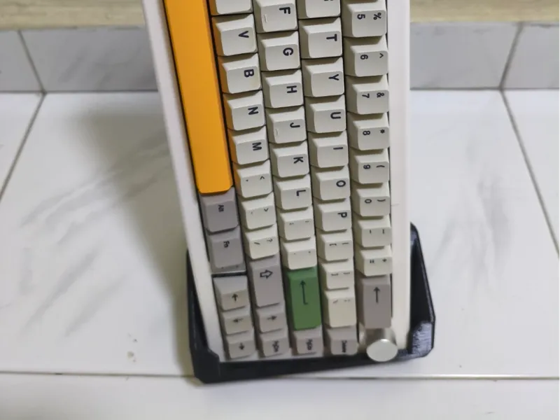 Vertical Mechanical Keyboard Stand (GMK67)