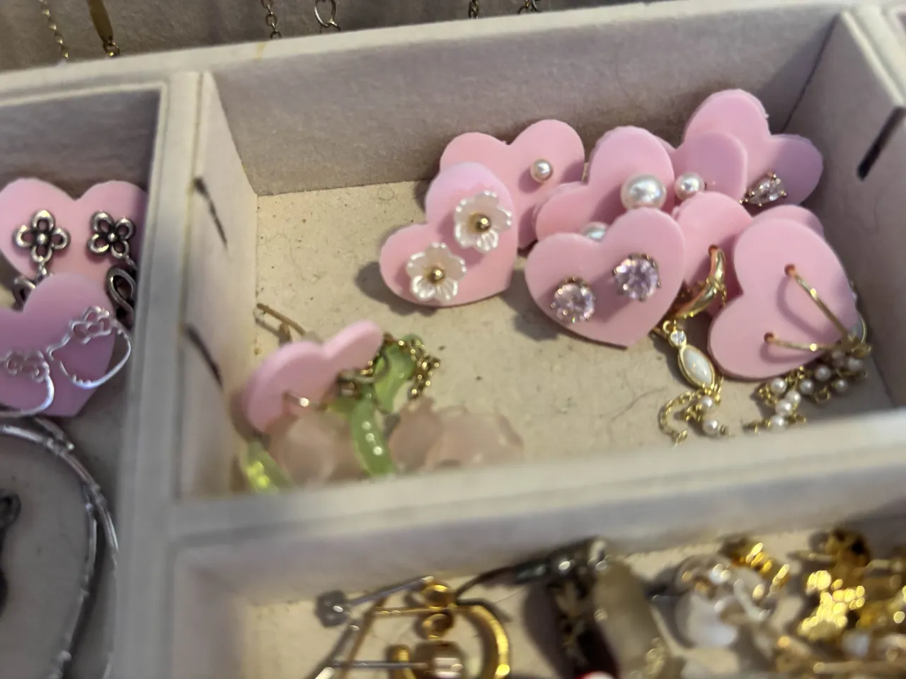 heart earring card view 2