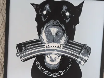 Doberman holding Hueforge